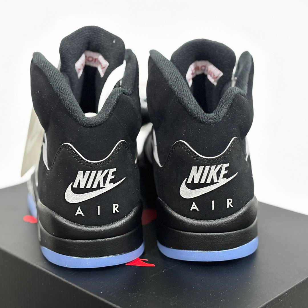 Air Jordan 5 retro “Black Metallic Reimagined ”