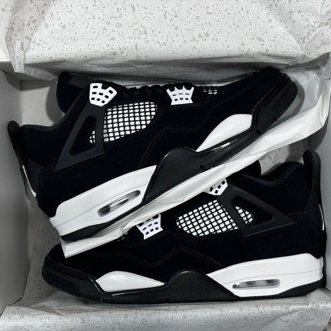 Air Jordan 4 retro “white thunder”