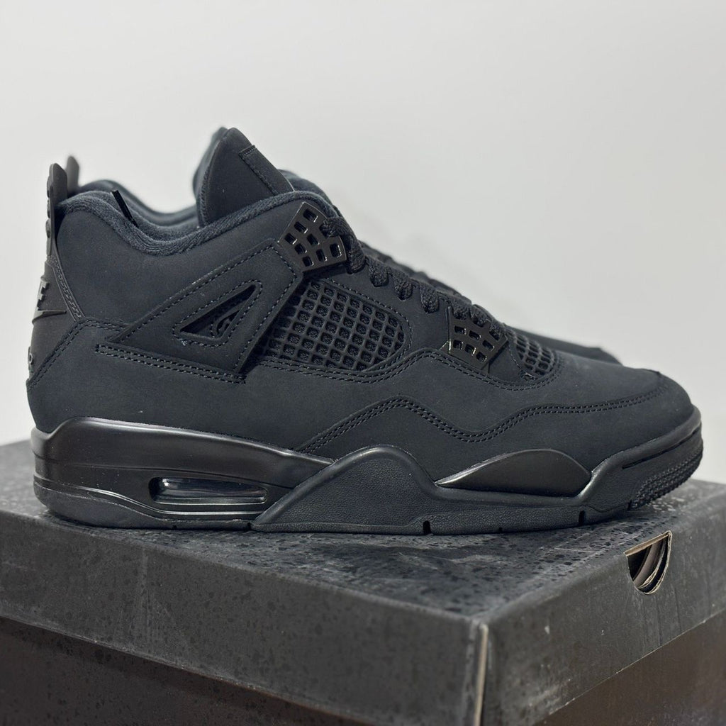 Air Jordan 4 retro “black cats”