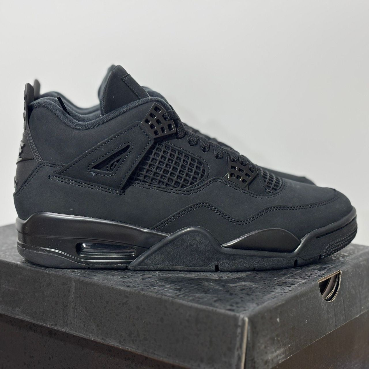 Air Jordan 4 retro “black cats”
