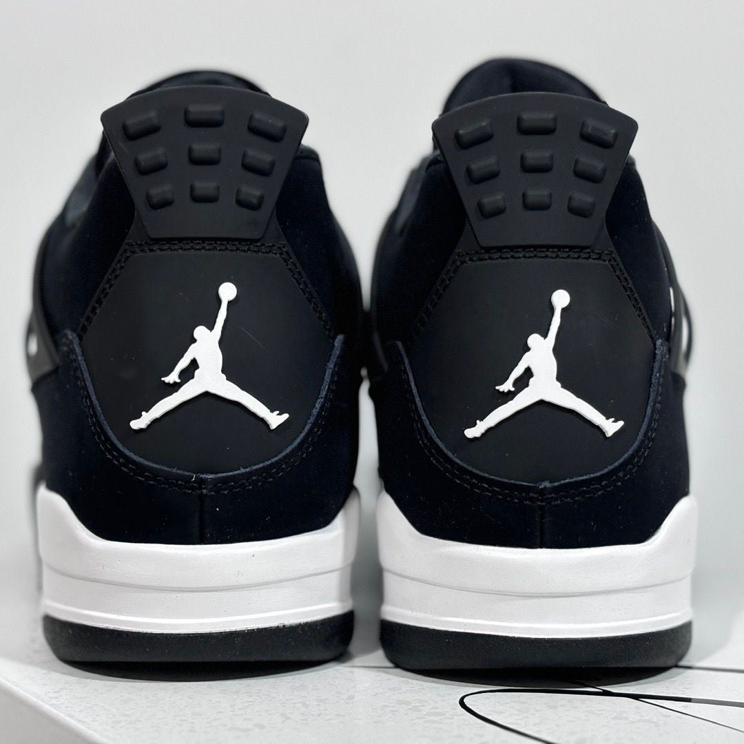 Air Jordan 4 retro “white thunder”